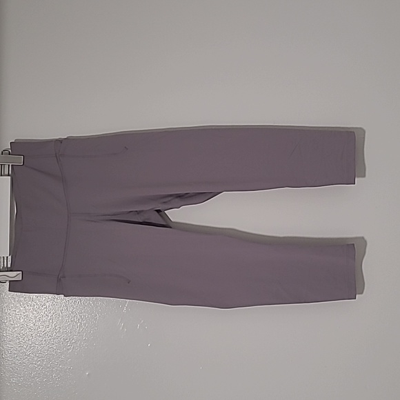 Women's UA Meridian Crop - Picture 1 of 5